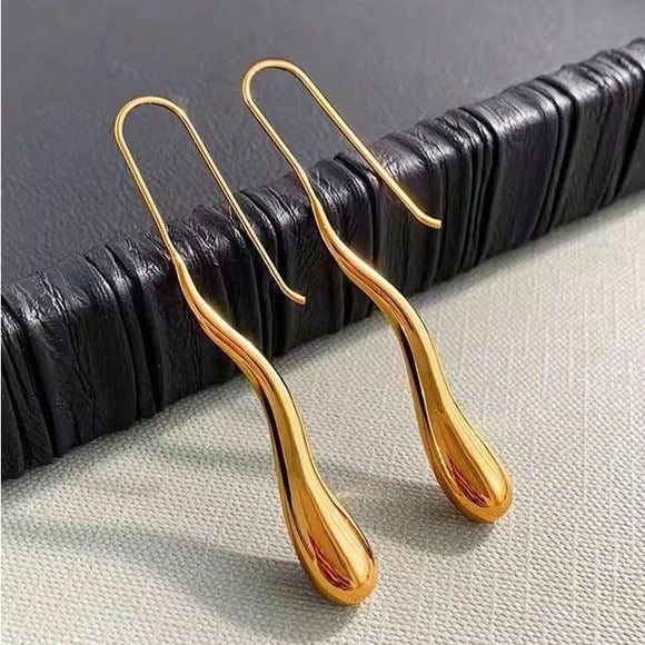 Minimalist Liquid Drop Gold Earring